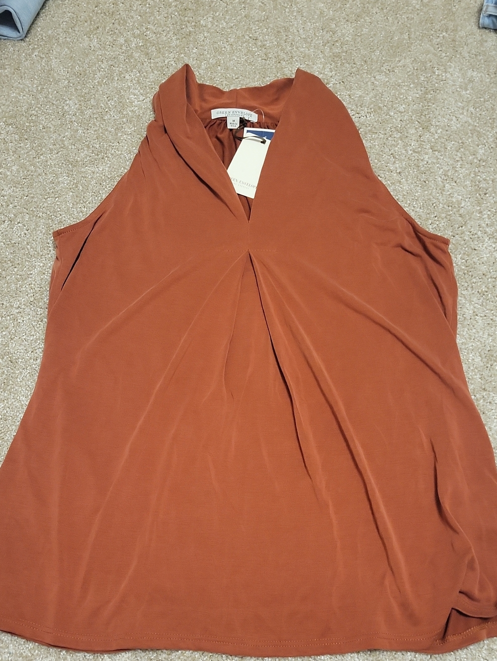 Green Envelope Rust V-Neck Sleeveless Twist-Front Camisole